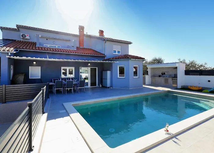 Lovely Home In Pula With Sauna